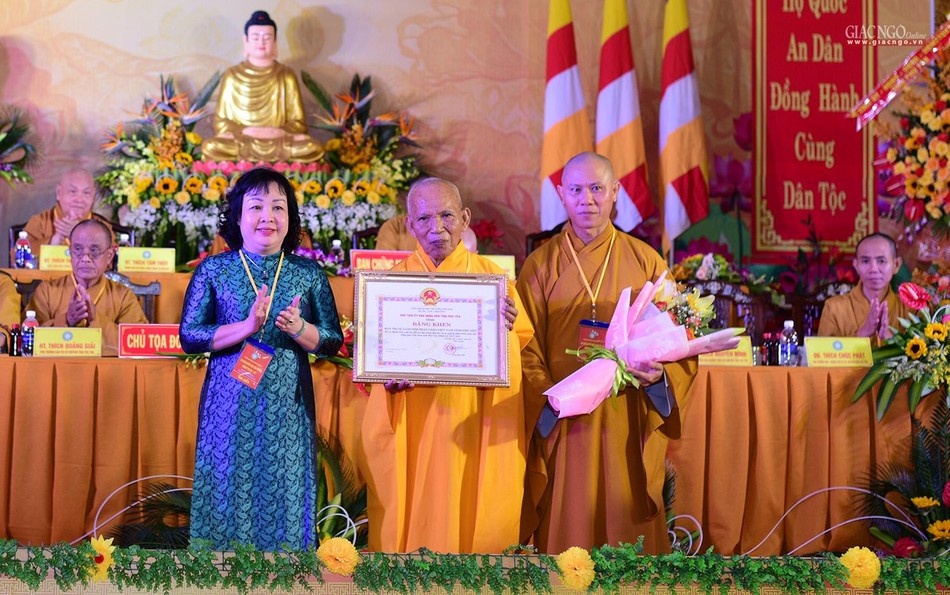Phú Yên: Hòa thượng Thích Đồng Tiến được tái suy cử Trưởng ban Trị sự Phật giáo tỉnh (2022-2027) ảnh 7