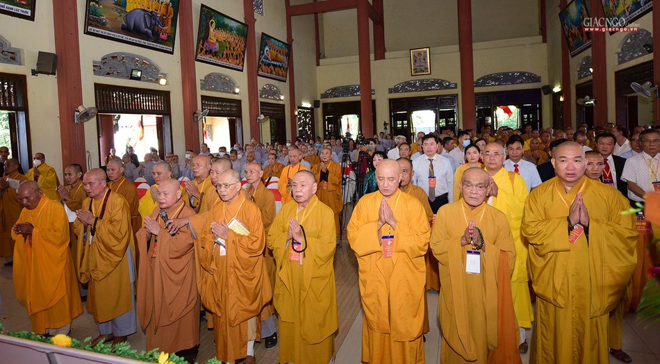Phú Yên: Hòa thượng Thích Đồng Tiến được tái suy cử Trưởng ban Trị sự Phật giáo tỉnh (2022-2027) ảnh 14