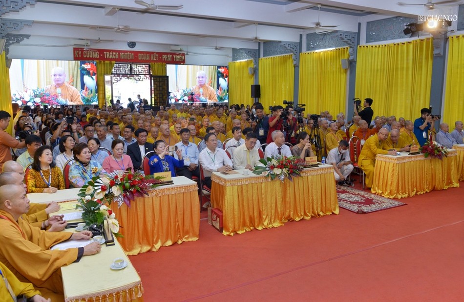 Lễ trao quyết định nhân sự Ban Phật giáo Quốc tế và Kinh Tế-Tài chính T.Ư nhiệm kỳ 2022-2027 ảnh 9
