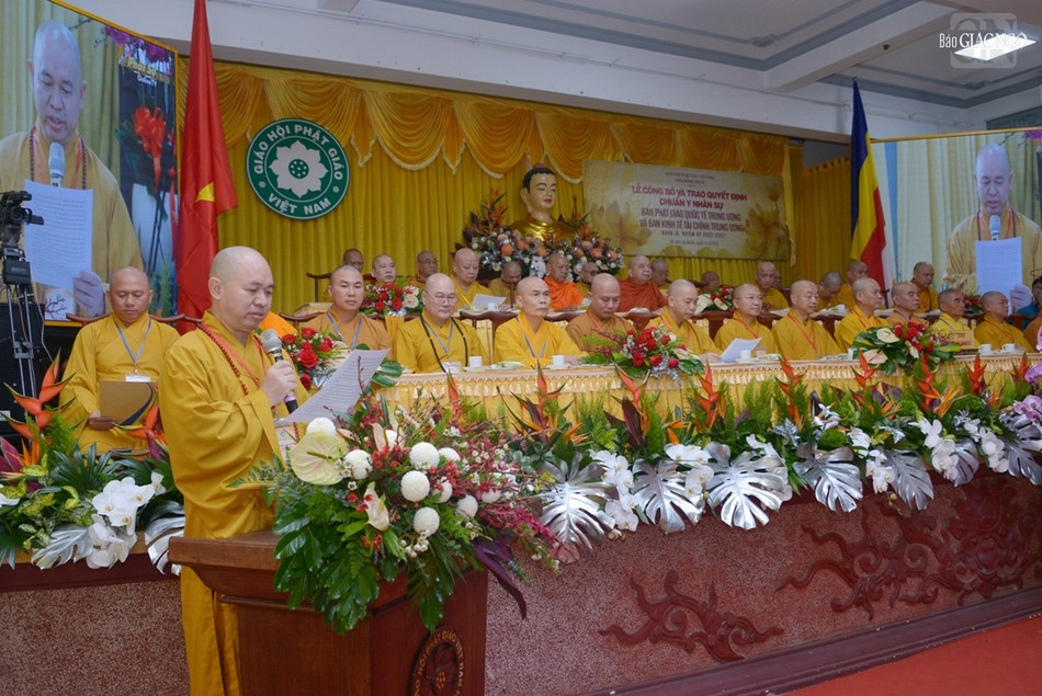 Lễ trao quyết định nhân sự Ban Phật giáo Quốc tế và Kinh Tế-Tài chính T.Ư nhiệm kỳ 2022-2027 ảnh 2