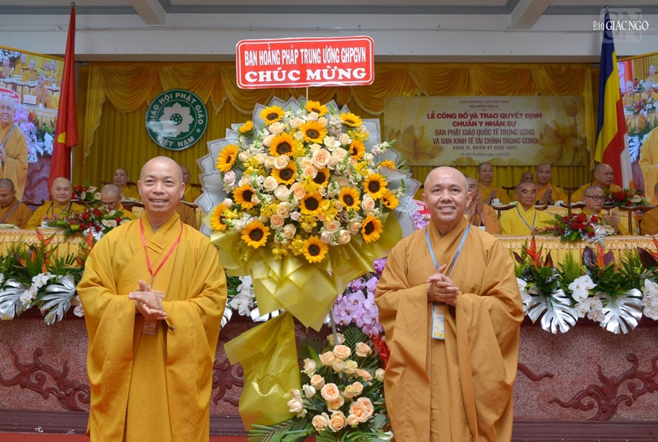 Lễ trao quyết định nhân sự Ban Phật giáo Quốc tế và Kinh Tế-Tài chính T.Ư nhiệm kỳ 2022-2027 ảnh 38